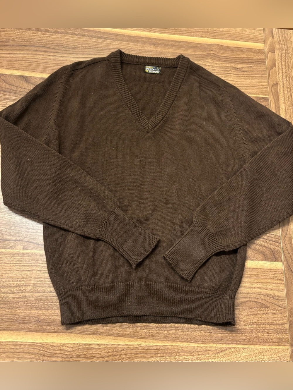VINTAGE Chocolate Brown JCPenney v-neck acrylic sweater in a L